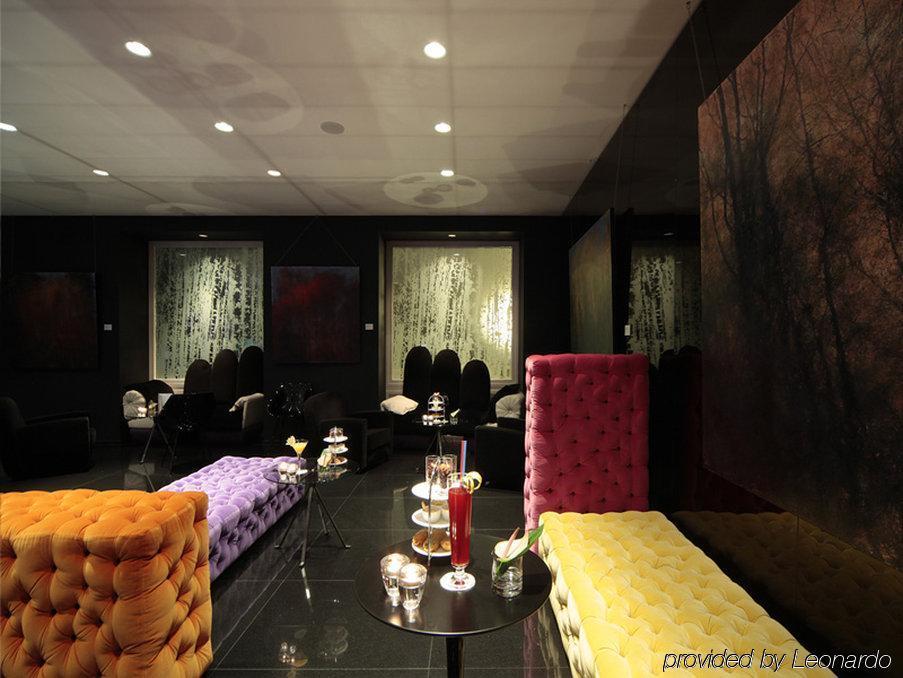 Hotel Palazzo Matteotti, The Dedica Anthology, Autograph Collection Mailand Exterior foto The lounge at the airport