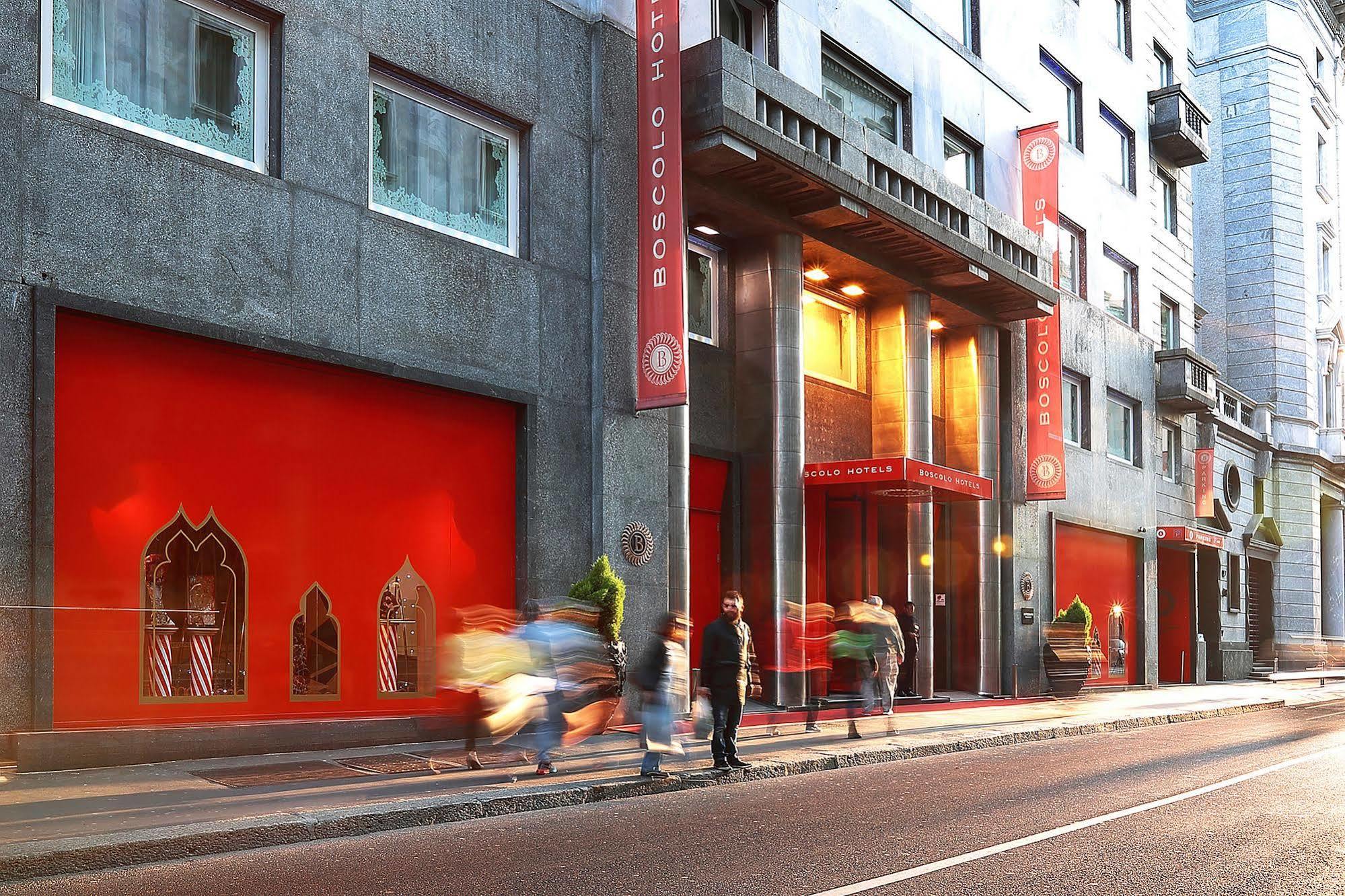 Hotel Palazzo Matteotti, The Dedica Anthology, Autograph Collection Mailand Exterior foto The hotel's entrance