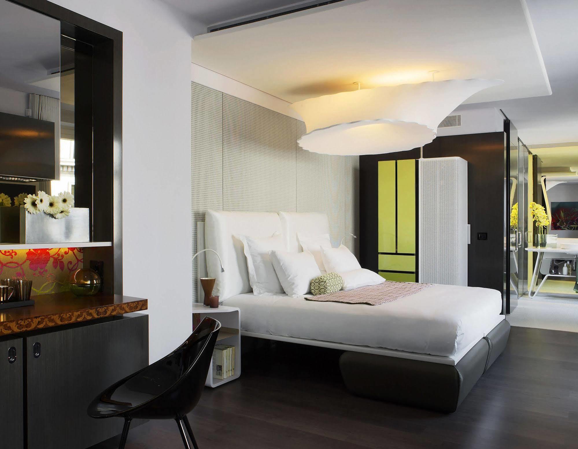 Hotel Palazzo Matteotti, The Dedica Anthology, Autograph Collection Mailand Zimmer foto A bedroom at the Mandarin Oriental, Paris