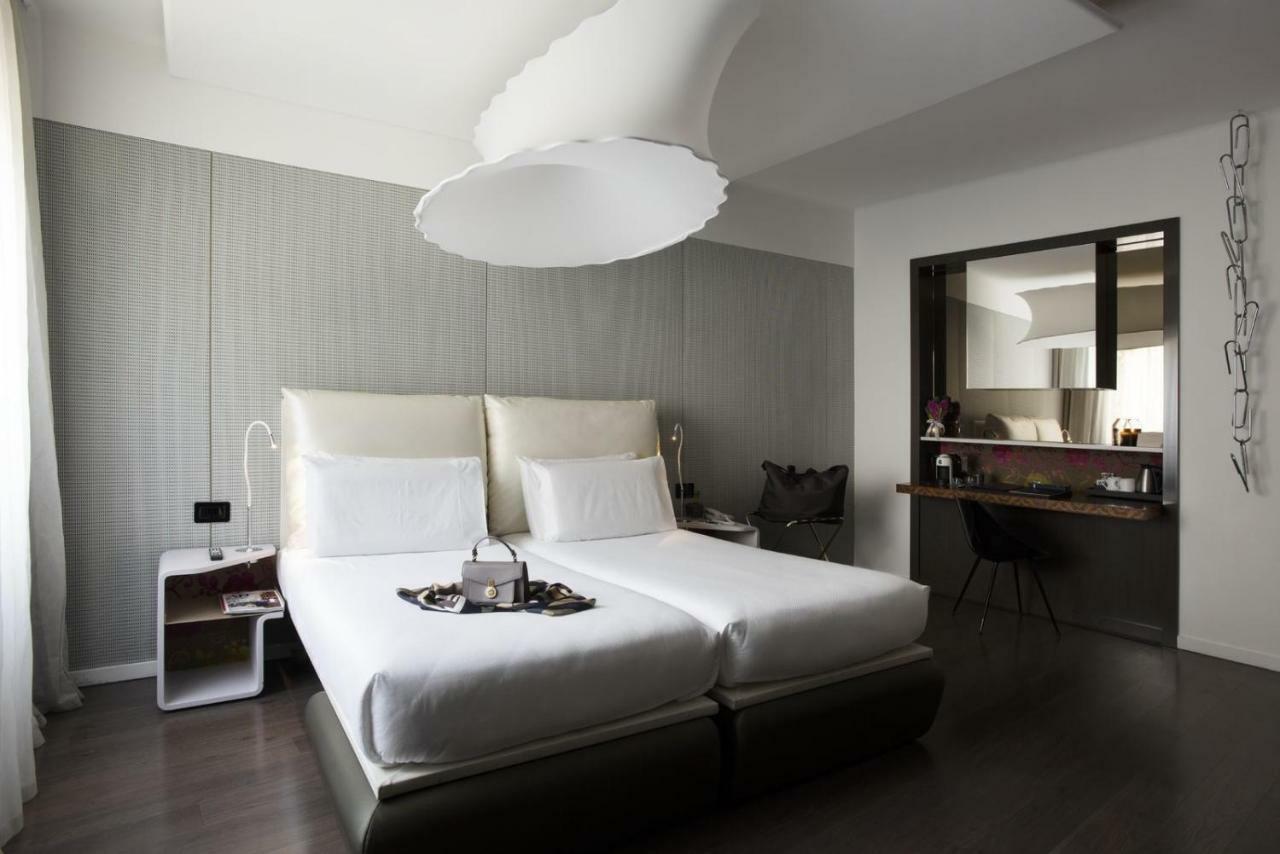 Hotel Palazzo Matteotti, The Dedica Anthology, Autograph Collection Mailand Exterior foto A room at the hotel